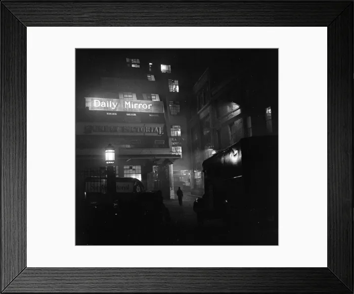 Framed Print : Daily Mirror Offices, Geraldine House, Fetter Lane, London, 18th December 1953 Framed Print : Daily Mirror Offices, Geraldine House, Fetter Lane, London, 18th December 1953
