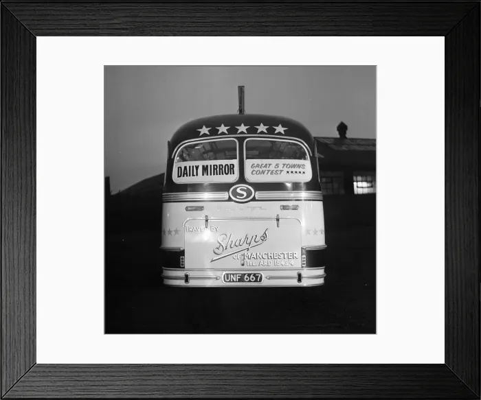 Framed Print : Daily Mirror Bus with signage promoting Great 5 Towns Competition, 5th December 1957 Framed Print : Daily Mirror Bus with signage promoting Great 5 Towns Competition, 5th December 1957