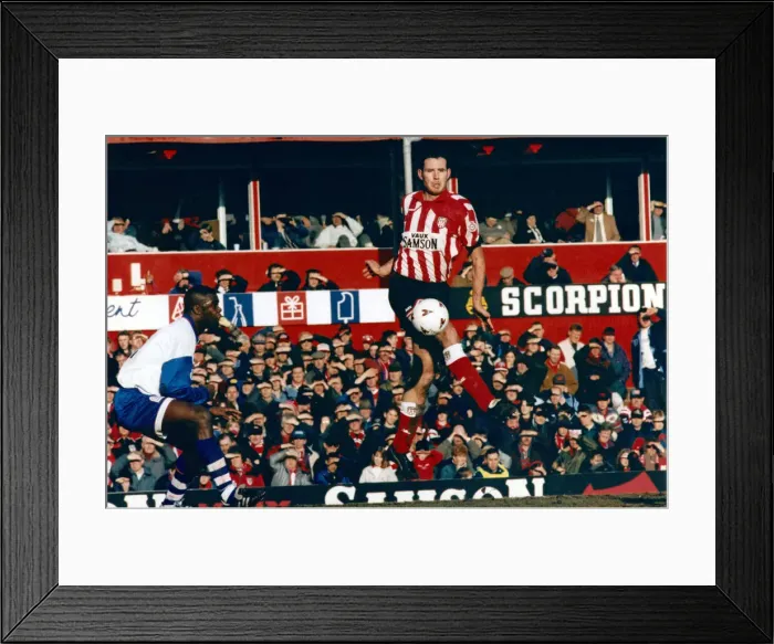 Framed Print : Lee Howey playing for Sunderland. Circa 1995 Framed Print : Lee Howey playing for Sunderland. Circa 1995