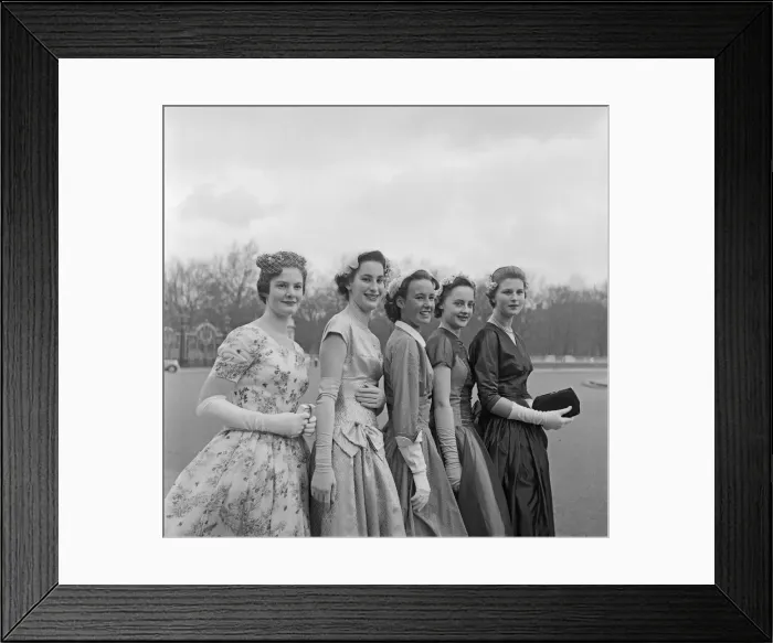 Framed Print : Debutantes at Buckingham Palace. Today, 500 debutantes were presented before the Queen Framed Print : Debutantes at Buckingham Palace. Today, 500 debutantes were presented before the Queen