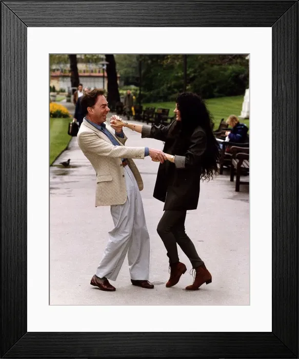 Framed Print : Sarah Brightman and Andrew Lloyd Webber dancing in the Park at Londons Savoy Hotel dbase Framed Print : Sarah Brightman and Andrew Lloyd Webber dancing in the Park at Londons Savoy Hotel dbase