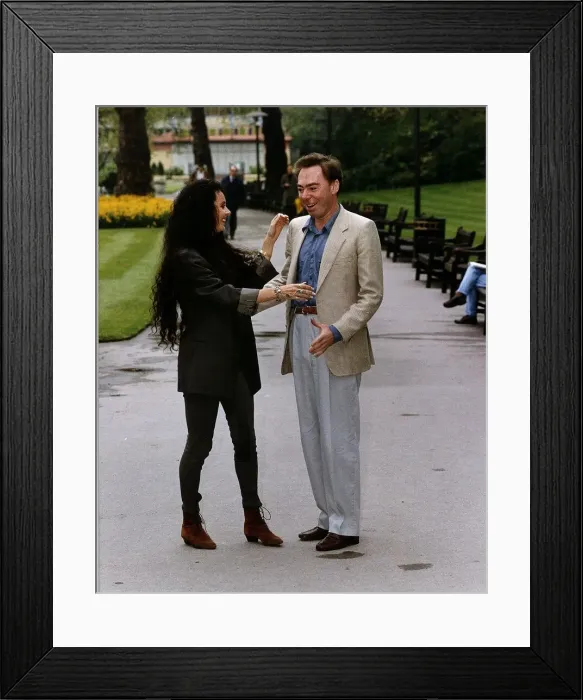 Framed Print : Sarah Brightman and Andrew Lloyd Webber dancing in the Park at Londons Savoy Hotel dbase