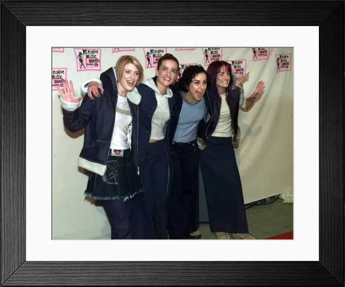 Framed Print : Bewitched Pop Group MTV Awards November 1998 Milan