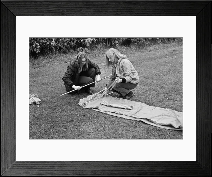 Framed Print : Pupils from the Blue Coat Church of England School, Coventry, on an outdoor expedition Framed Print : Pupils from the Blue Coat Church of England School, Coventry, on an outdoor expedition