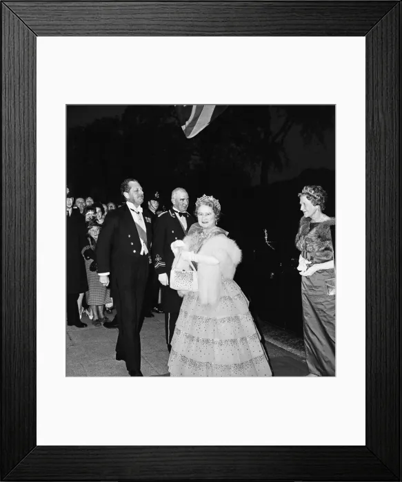 Framed Print : King Faisal of Saudi Arabia, State Visit to London, May 1967 Framed Print : King Faisal of Saudi Arabia, State Visit to London, May 1967