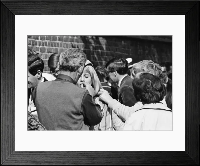 Framed Print : Julie Christie, actor, pictured on the set of the film Darling Framed Print : Julie Christie, actor, pictured on the set of the film Darling