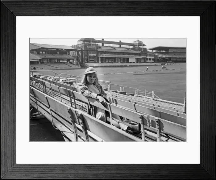 Framed Print : Julie Christie, actor, pictured on the set of the film Darling Framed Print : Julie Christie, actor, pictured on the set of the film Darling