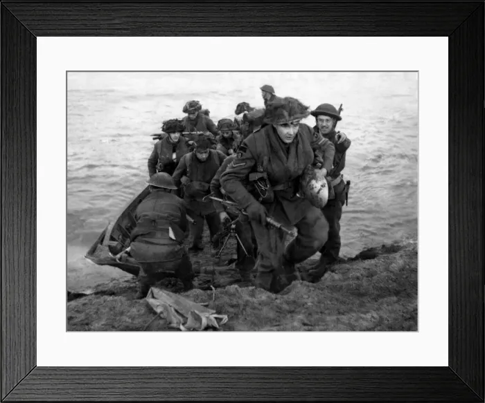 Framed Print : Soldiers of a Scottish infantry division of the British Army leave their assault craft Framed Print : Soldiers of a Scottish infantry division of the British Army leave their assault craft