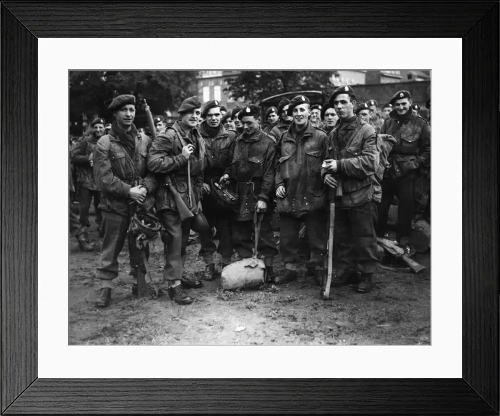 Framed Print : Allied Advance through France and Holland to the Rhine River. British army soldiers Framed Print : Allied Advance through France and Holland to the Rhine River. British army soldiers