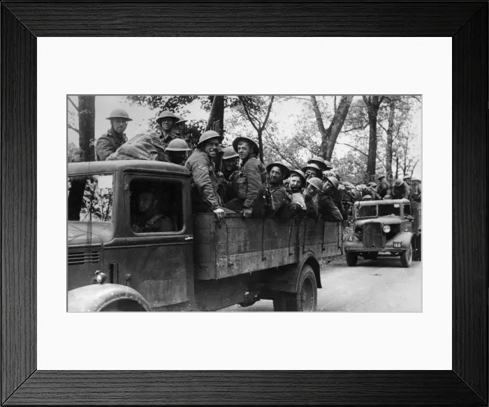 Framed Print : British infantry regiment who held the whole of a large sector of the Somme during a Framed Print : British infantry regiment who held the whole of a large sector of the Somme during a