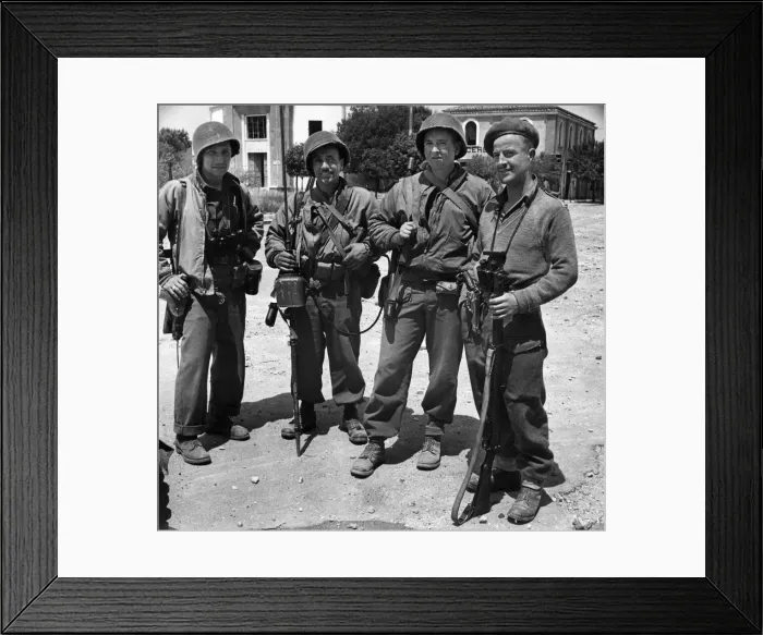 Framed Print : Allied soldiers of four different nations searching through the town of Littoria in Italy Framed Print : Allied soldiers of four different nations searching through the town of Littoria in Italy