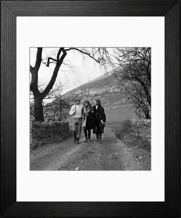 Framed Print : Actor John Mills, wife Mary Hayley Bell and their daughter Hayley Mills pictured out in Framed Print : Actor John Mills, wife Mary Hayley Bell and their daughter Hayley Mills pictured out in