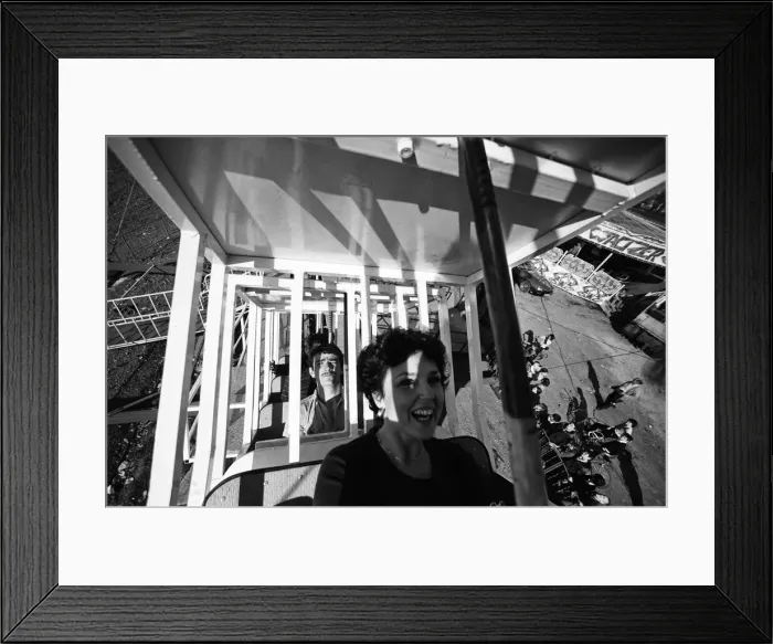 Framed Print : Britains first Super-Loop can be seen at Hayes fairground, Middlesex Framed Print : Britains first Super-Loop can be seen at Hayes fairground, Middlesex