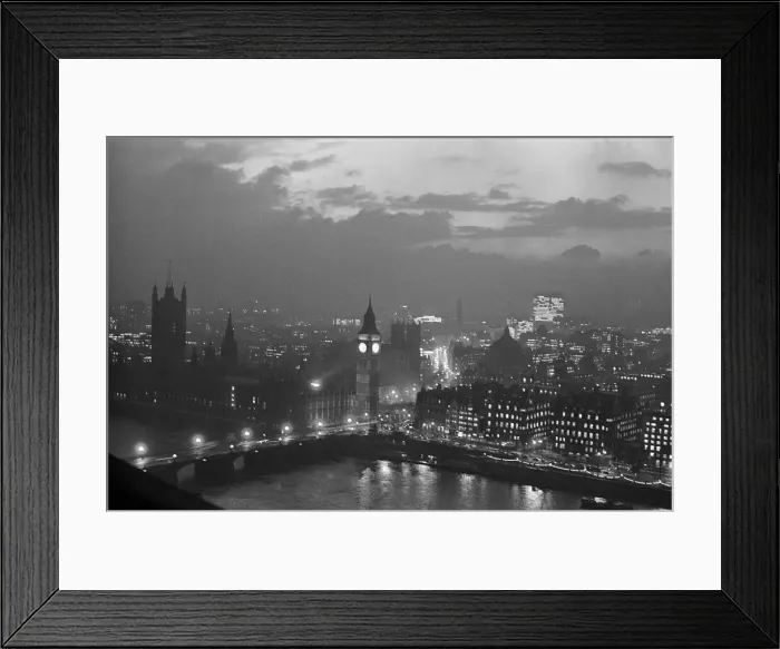 Framed Print : Views from the South Bank at night, showing Houses of Parliament and Big Ben