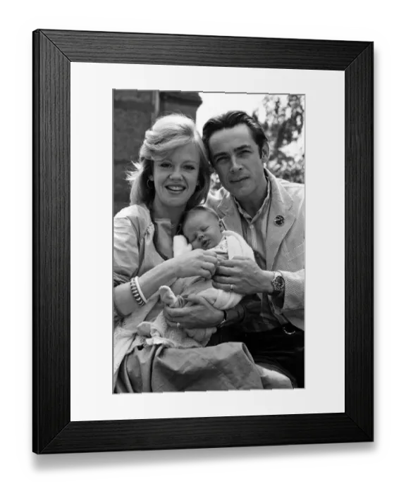 Framed Print : Actress Hayley Mills and actor Leigh Lawson proudly show off their love child for Framed Print : Actress Hayley Mills and actor Leigh Lawson proudly show off their love child for