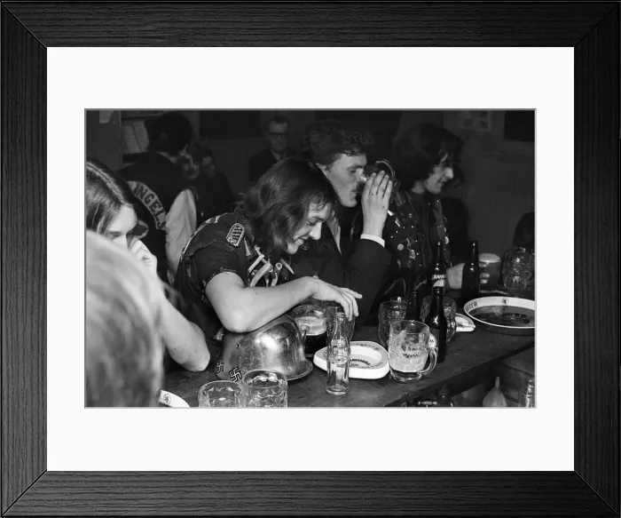 Framed Print : The Oddfellows Arms, Oldbury. Customers, including some Hells Angels have been watching Framed Print : The Oddfellows Arms, Oldbury. Customers, including some Hells Angels have been watching