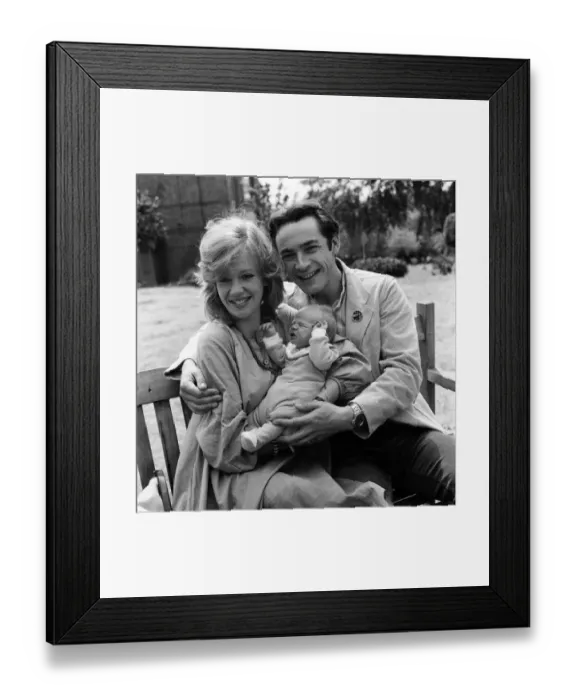 Framed Print : Actress Hayley Mills and actor Leigh Lawson proudly show off their love child for Framed Print : Actress Hayley Mills and actor Leigh Lawson proudly show off their love child for