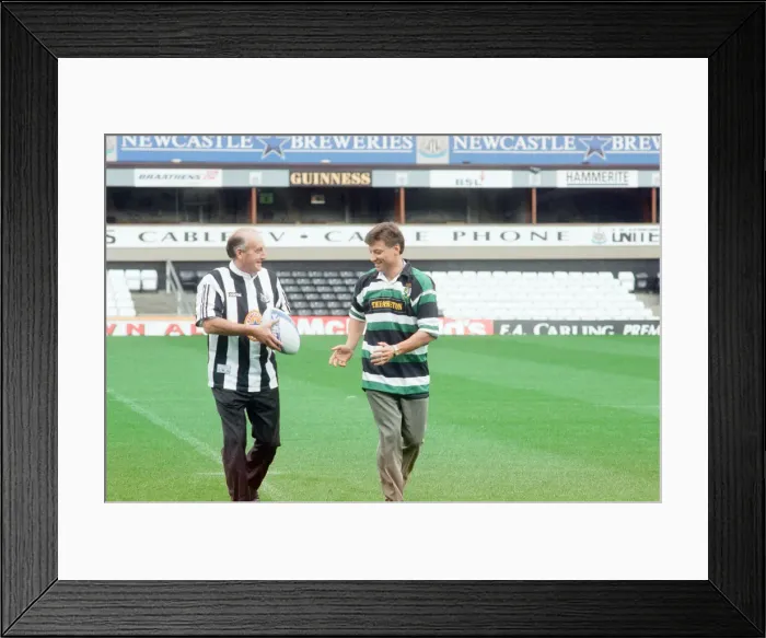 Framed Print : Rob Andrew signs for Newcastle Gosforth Rugby Club, news press conference at St James