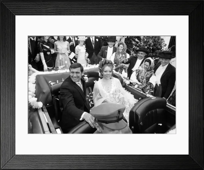 Framed Print : James Bond, played by George Lazenby, pictured marrying Tracey played by Diana Rigg Framed Print : James Bond, played by George Lazenby, pictured marrying Tracey played by Diana Rigg