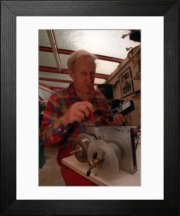Framed Print : Trevor Baylis in workshop inventor of clockwork radio 1993 Framed Print : Trevor Baylis in workshop inventor of clockwork radio 1993