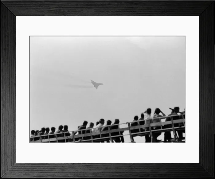 Framed Print : The Concorde makes its first appearance at Farnborough Air Show by flying low over Framed Print : The Concorde makes its first appearance at Farnborough Air Show by flying low over