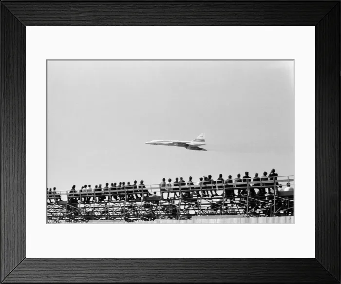 Framed Print : The Concorde makes its first appearance at Farnborough Air Show by flying low over Framed Print : The Concorde makes its first appearance at Farnborough Air Show by flying low over