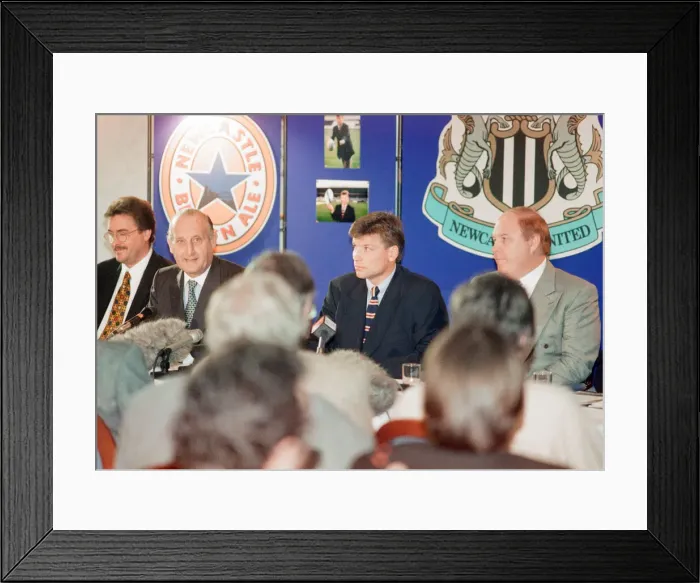 Framed Print : Rob Andrew signs for Newcastle Gosforth Rugby Club, news press conference at St James
