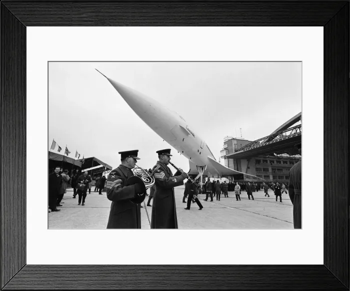 Framed Print : Concorde, prototype 001 makes its first official public appearance as it is unveiled Framed Print : Concorde, prototype 001 makes its first official public appearance as it is unveiled