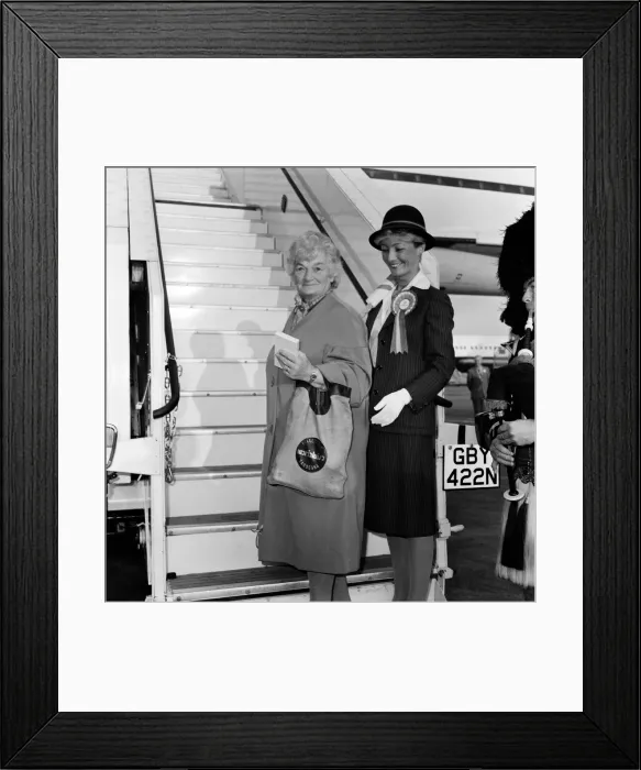 Framed Print : British Airways launches its Super Shuttle Service. Passengers are pictured flying Framed Print : British Airways launches its Super Shuttle Service. Passengers are pictured flying