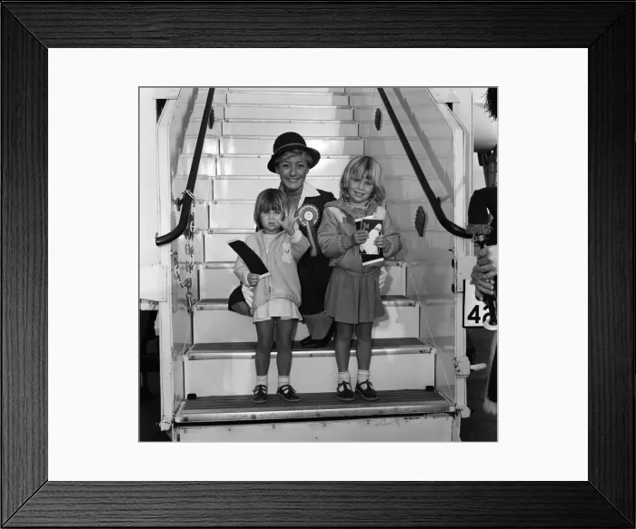 Framed Print : British Airways launches its Super Shuttle Service. Passengers are pictured flying Framed Print : British Airways launches its Super Shuttle Service. Passengers are pictured flying