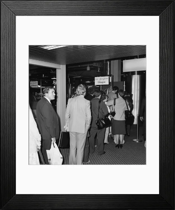 Framed Print : British Airways launches its Super Shuttle Service. Passengers are pictured flying Framed Print : British Airways launches its Super Shuttle Service. Passengers are pictured flying