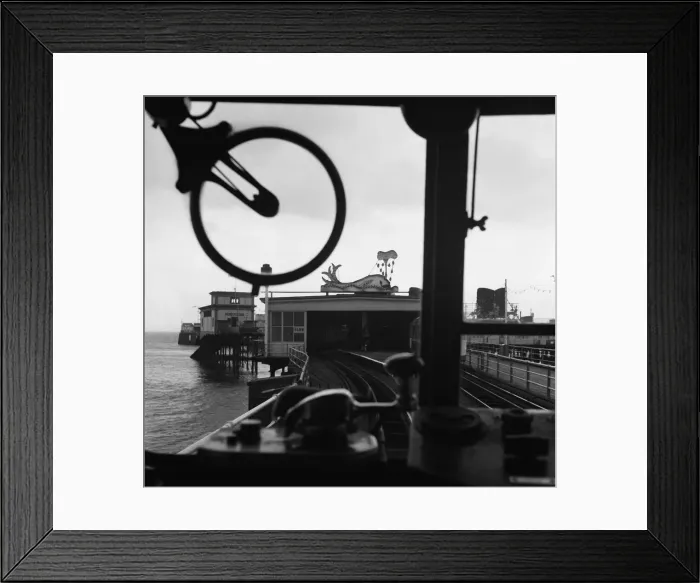 Framed Print : Southend Pier Railway, Southend-on-Sea, Essex. 15th August 1957 Framed Print : Southend Pier Railway, Southend-on-Sea, Essex. 15th August 1957