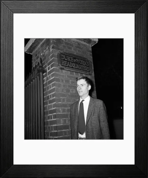Framed Print : Max Mosley, a territorial paratrooper, after his evening training session at the Duke of Framed Print : Max Mosley, a territorial paratrooper, after his evening training session at the Duke of