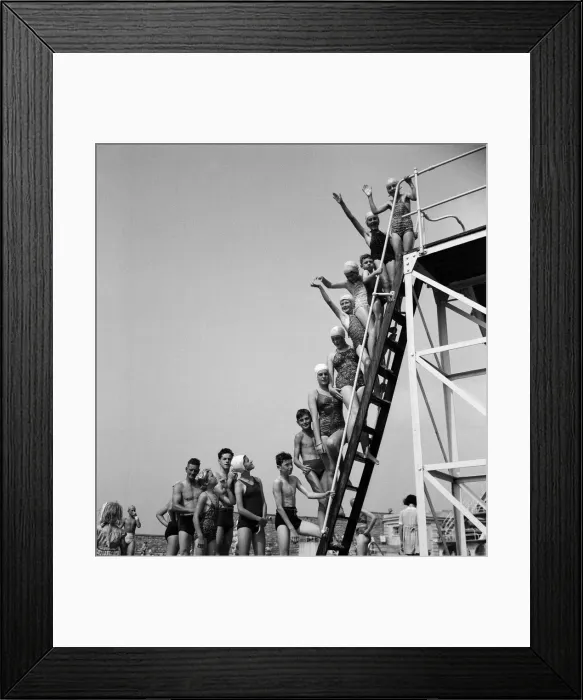 Framed Print : Holiday scenes in Weston-super-Mare, Somerset, England. 26th August 1949 Framed Print : Holiday scenes in Weston-super-Mare, Somerset, England. 26th August 1949
