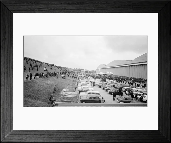 Framed Print : Concorde prototype 002 makes its first official public appearance in the UK as it is Framed Print : Concorde prototype 002 makes its first official public appearance in the UK as it is