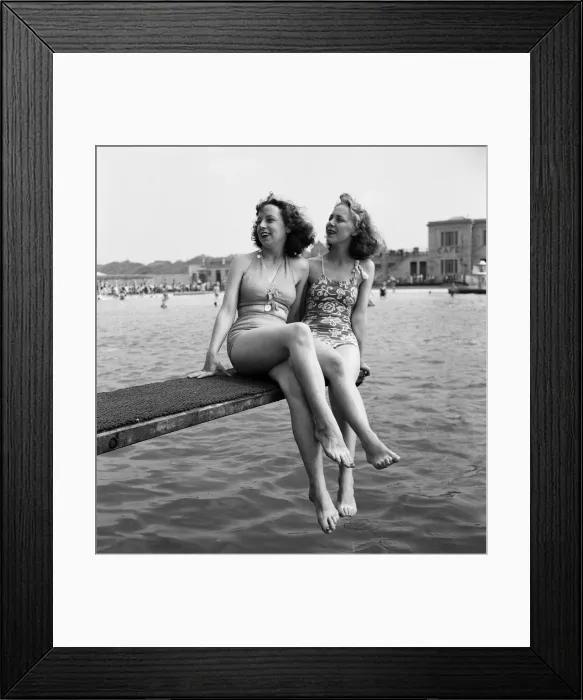 Framed Print : Holiday scenes in Weston-super-Mare, Somerset, England. 26th August 1949 Framed Print : Holiday scenes in Weston-super-Mare, Somerset, England. 26th August 1949