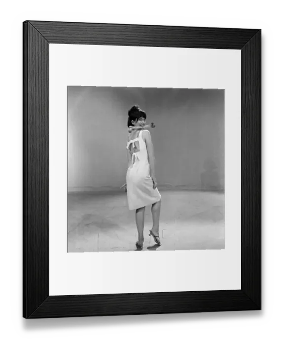 Framed Print : Una Stubbs rehearsing for the Dick Emery Show'at the BBC Television Theatre