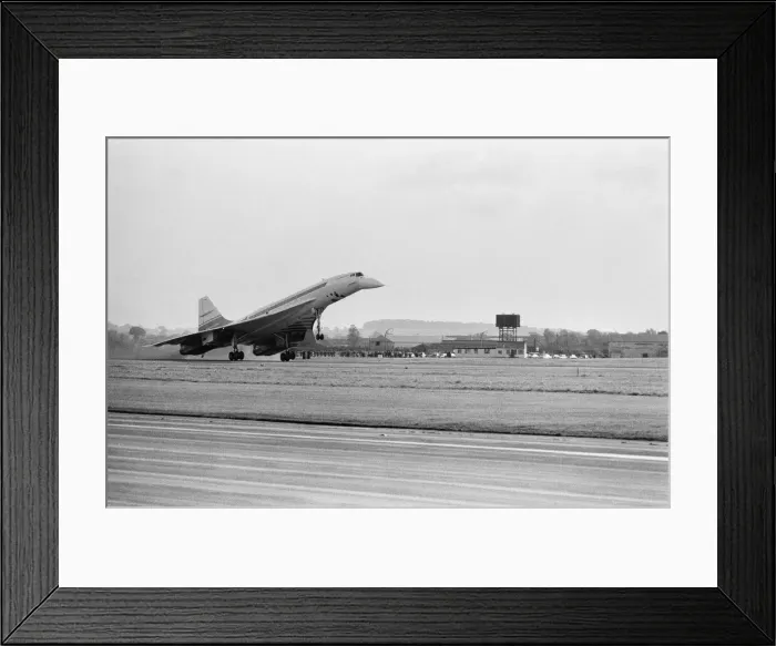 Framed Print : Test flight of the British built Concorde prototype 002 over the Bay of Biscay Framed Print : Test flight of the British built Concorde prototype 002 over the Bay of Biscay