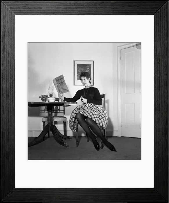 Framed Print : Dancer Una Stubbs, aged 22, in her flat in London. 4th December 1959 Framed Print : Dancer Una Stubbs, aged 22, in her flat in London. 4th December 1959