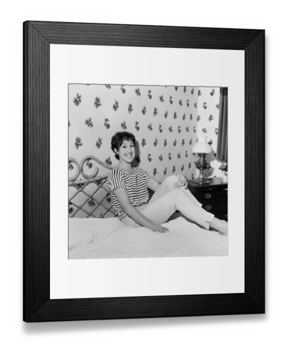 Framed Print : Dancer Una Stubbs, aged 22, in her flat in London. 4th December 1959 Framed Print : Dancer Una Stubbs, aged 22, in her flat in London. 4th December 1959