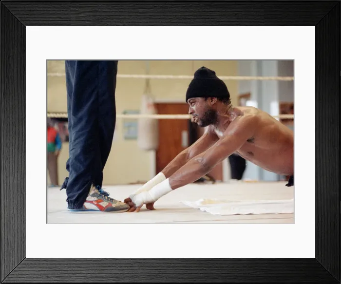 Framed Print : WBC super-middleweight champion Nigel Benn training ahead of his fight with Italian Mauro