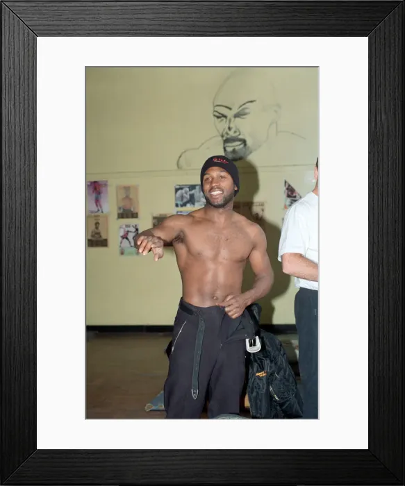 Framed Print : WBC super-middleweight champion Nigel Benn training ahead of his fight with Italian Mauro Framed Print : WBC super-middleweight champion Nigel Benn training ahead of his fight with Italian Mauro