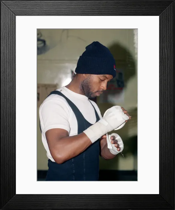 Framed Print : WBC super-middleweight champion Nigel Benn training ahead of his fight with Italian Mauro Framed Print : WBC super-middleweight champion Nigel Benn training ahead of his fight with Italian Mauro