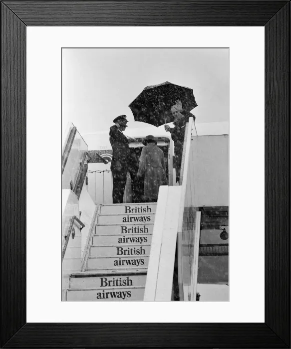 Framed Print : Her Majesty Elizabeth II and Prince Philip leaving Heathrow Airport for Bahrain Framed Print : Her Majesty Elizabeth II and Prince Philip leaving Heathrow Airport for Bahrain