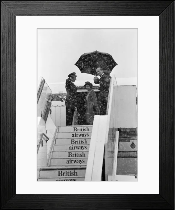 Framed Print : Her Majesty Elizabeth II and Prince Philip leaving Heathrow Airport for Bahrain Framed Print : Her Majesty Elizabeth II and Prince Philip leaving Heathrow Airport for Bahrain