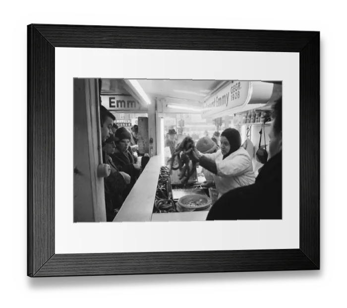 Framed Print : For the first time since its erection, the Berlin Wall is opened for border crossings for