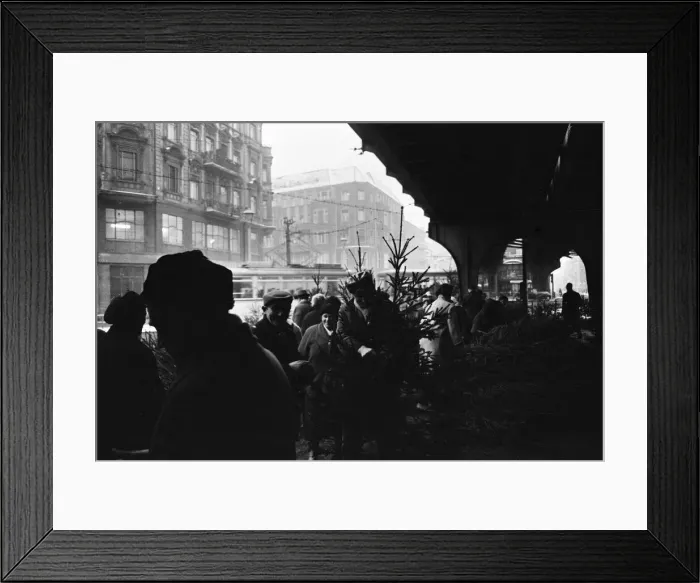 Framed Print : For the first time since its erection, the Berlin Wall is opened for border crossings for Framed Print : For the first time since its erection, the Berlin Wall is opened for border crossings for