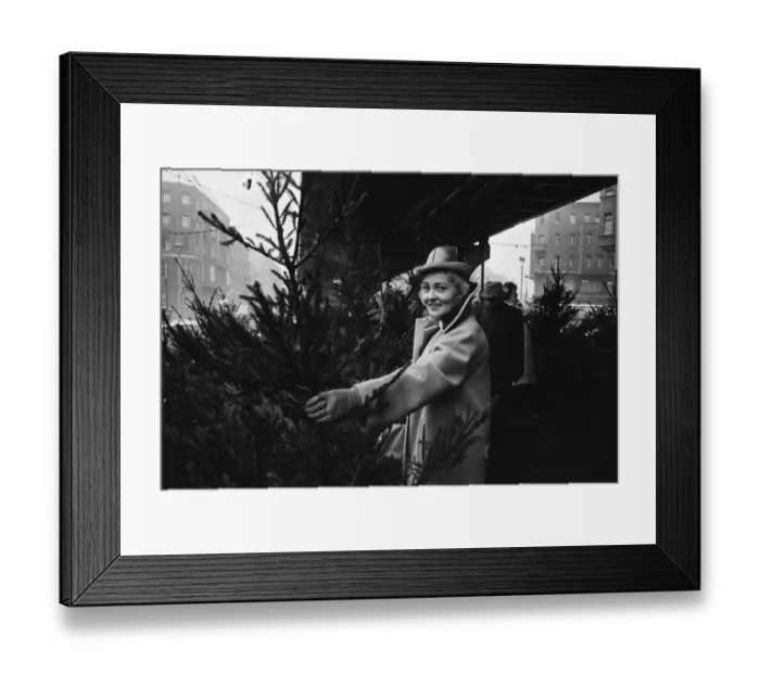 Framed Print : For the first time since its erection, the Berlin Wall is opened for border crossings for Framed Print : For the first time since its erection, the Berlin Wall is opened for border crossings for