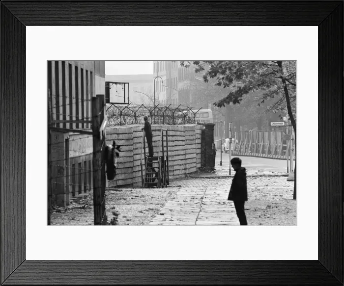 Framed Print : Scenes in Berlin, three years after work began on the construction of the Berlin Wall