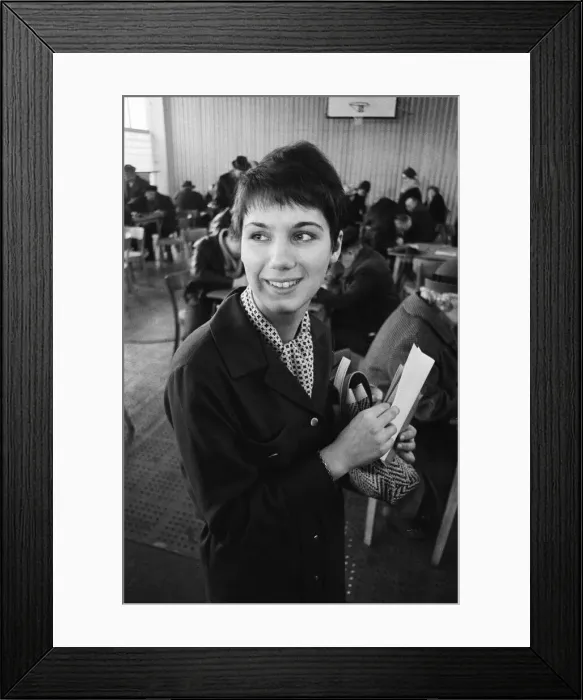 Framed Print : For the first time since its erection, the Berlin Wall is opened for border crossings for